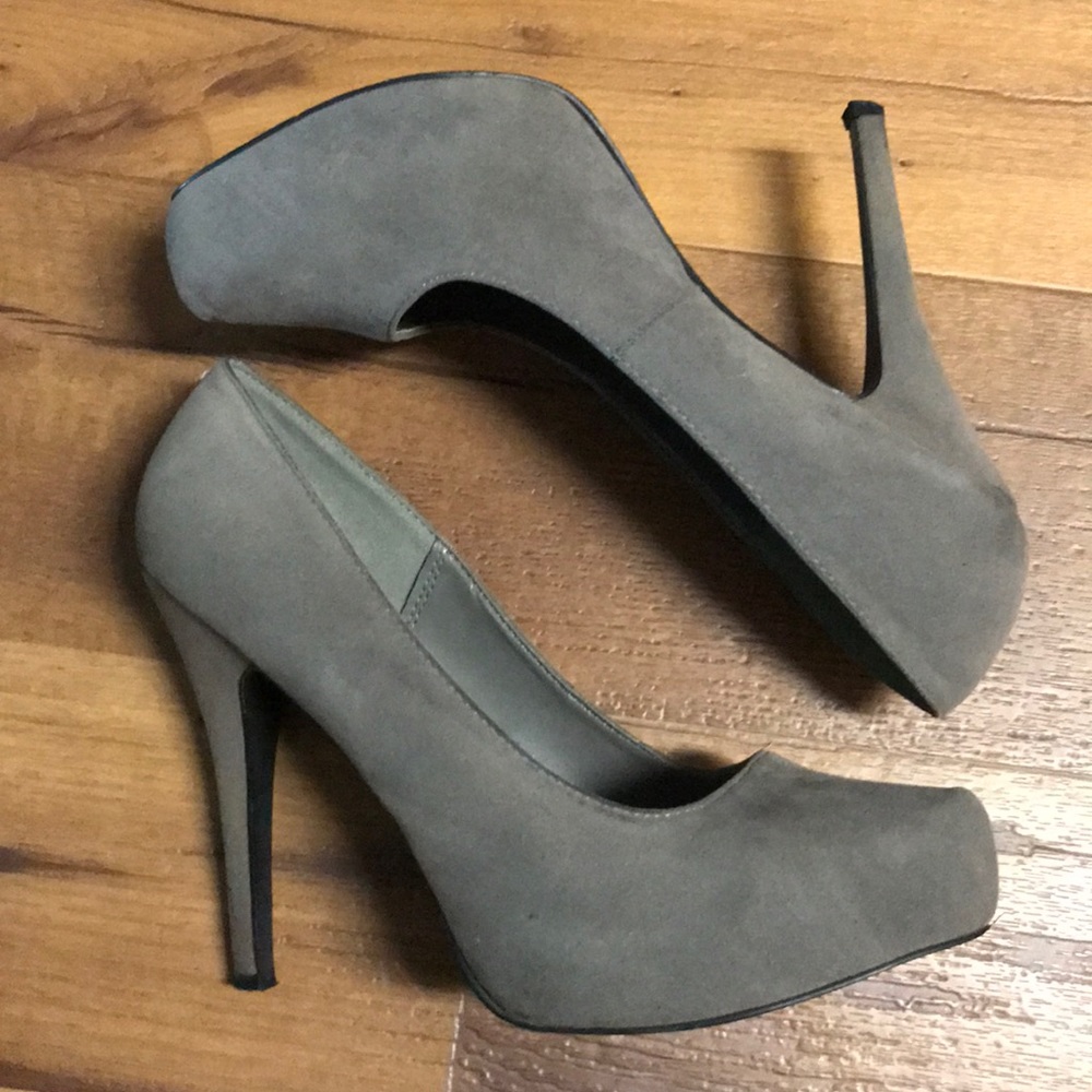 Pumps - Picture 4 of 6